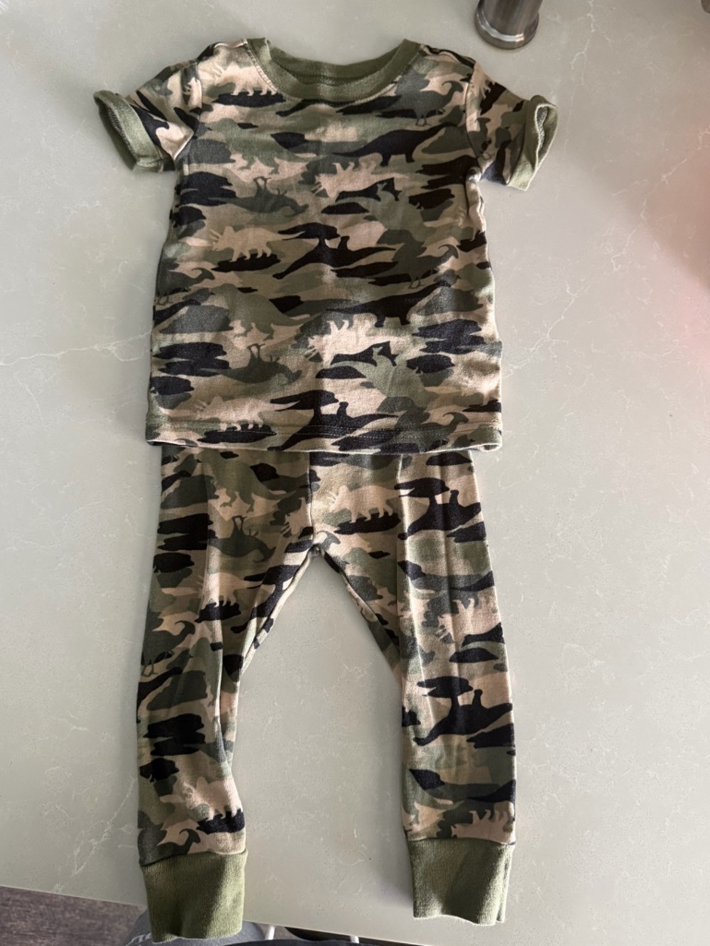 Preloved Old Navy Boys Green Camo Tee